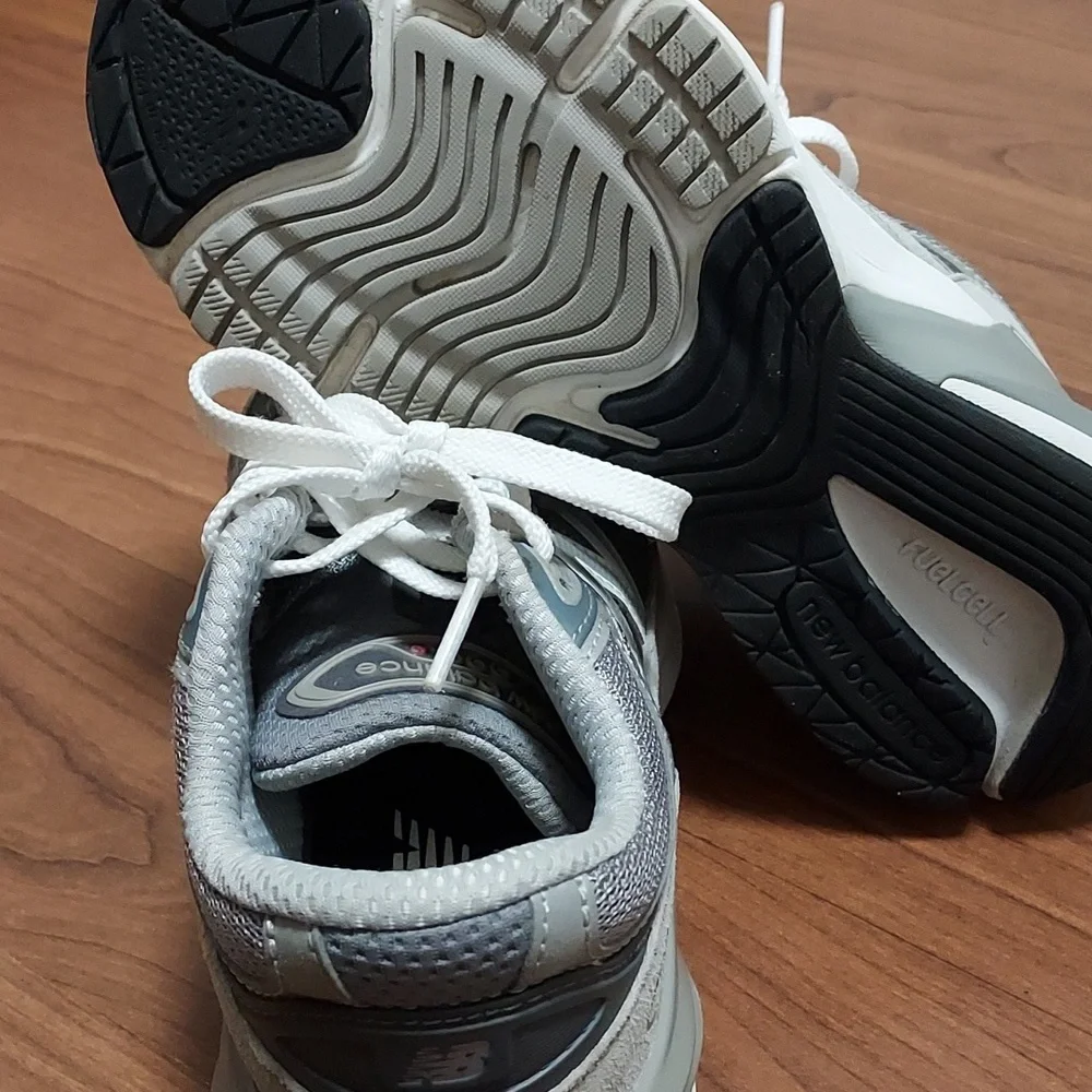 New Balance 990v6 Sneakers Boys Size 4 - Picture 8 of 11